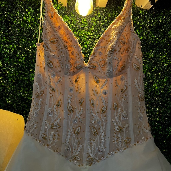 Evening gown / wedding dress / prom dress - Picture 4 of 8